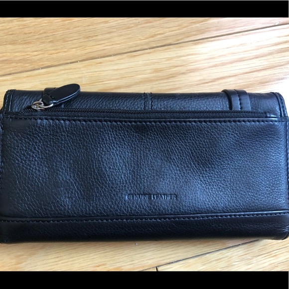 Étienne Aigner wallet - Picture 2 of 4